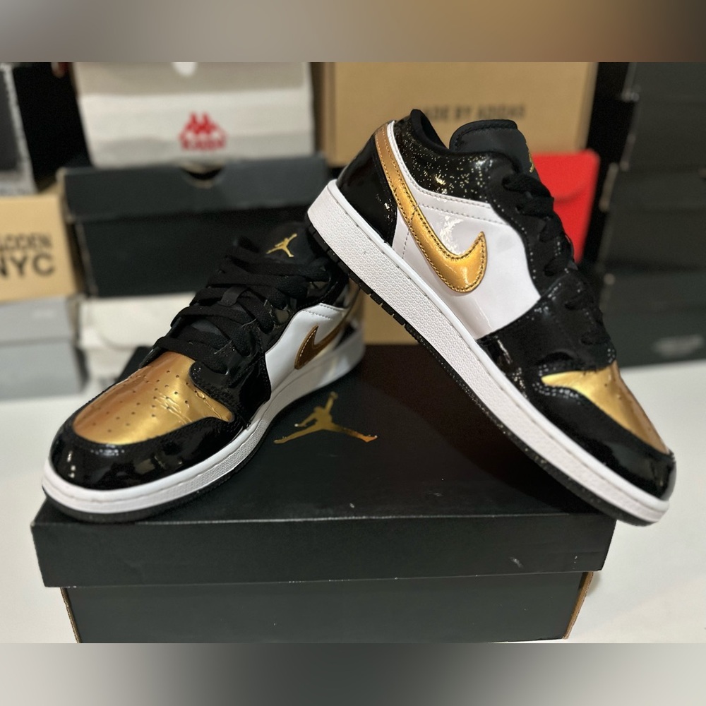 Jordan 1 Low SE
Gold Toe (GS)